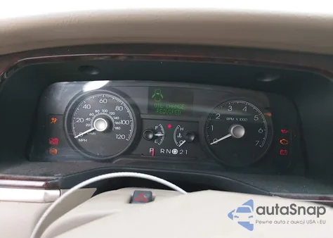 2006 Lincoln Town Car Signature Limited из США, поврежденный, VIN 1LNHM82VX6Y609665